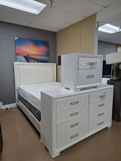 White Queen Bedroom Set with Bed, Dresser, and Nightstand