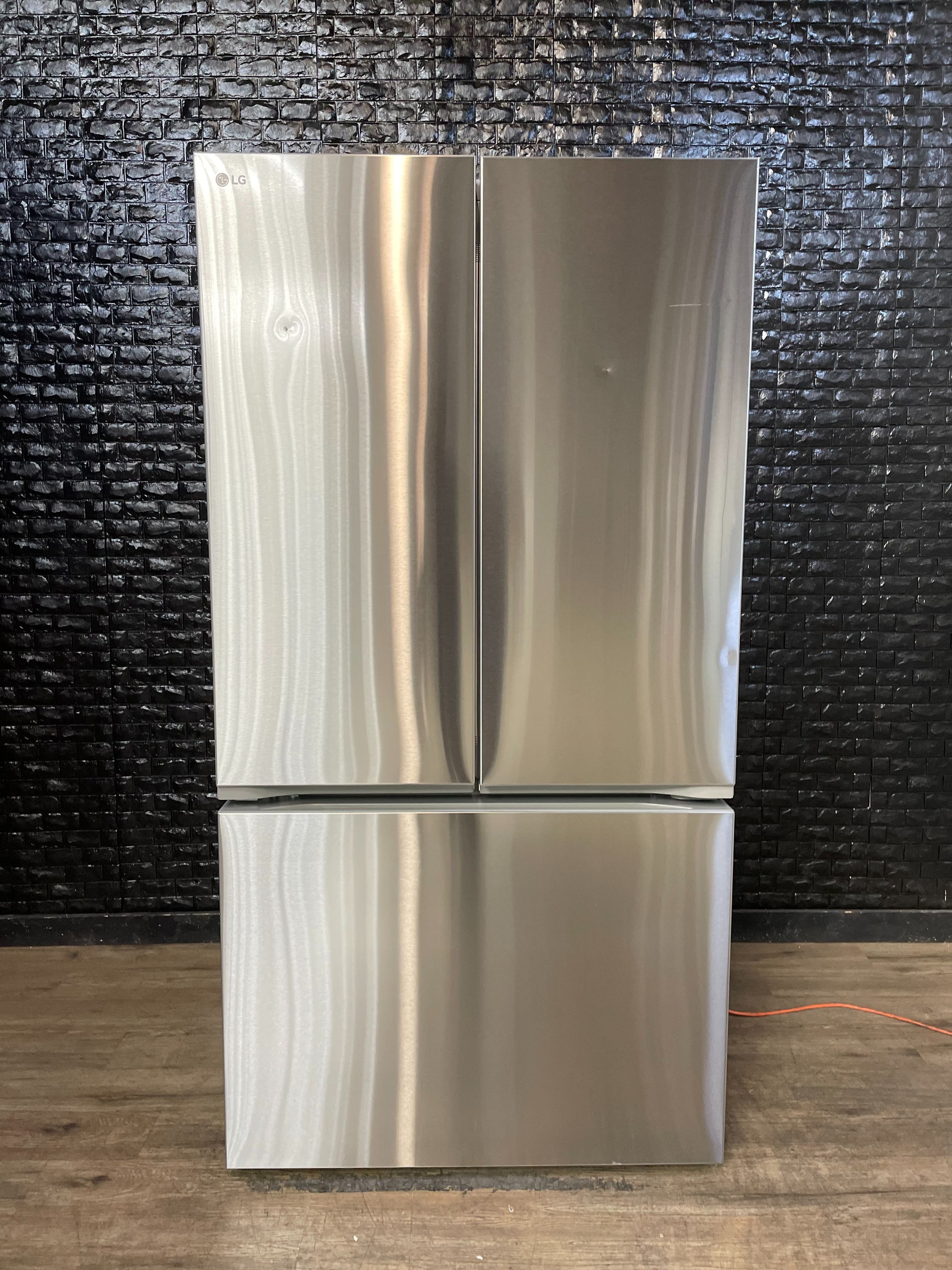 LG REFRIGERATOR w/WARRANTY! R2618A