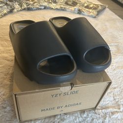 Yeezy Slides 