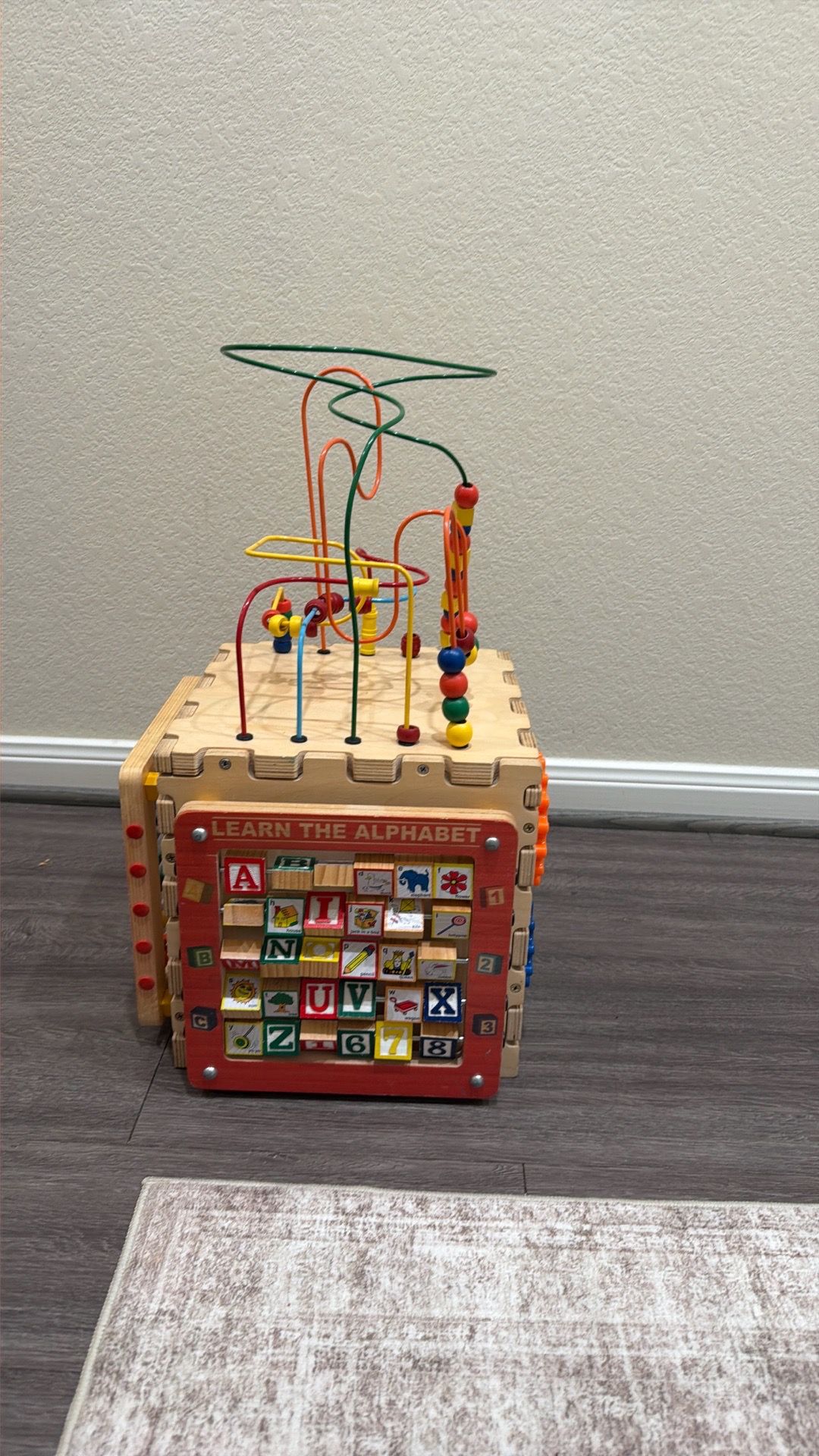 Mini cube activity center
