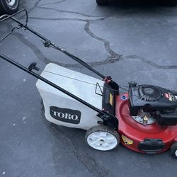 Toro 22” Recycler 6.75hp 149cc Kohler Engine FWD Self Propelled Lawn Mower  W/ Bag
