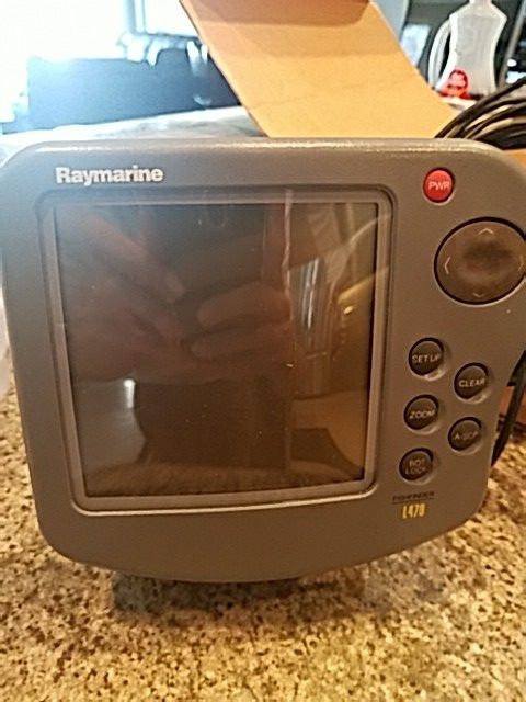 Fish finder raymarine l470