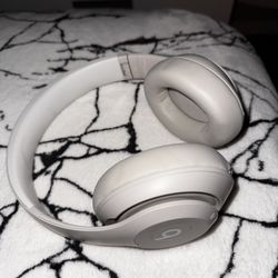 Beats Studio Pro 