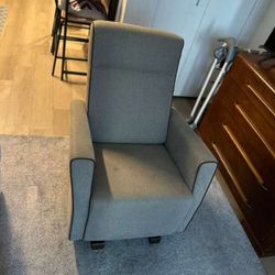 Glider / rocking Chair - By Dutailier 