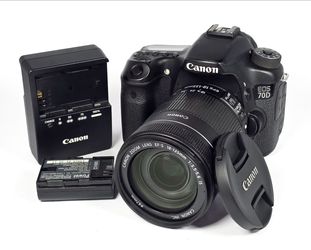 NICE Canon EOS 70D 20.2mp Digital DSLR Camera w/ Canon EF-S 18-135mm IS Lens - 11,106 Low Shutter Count