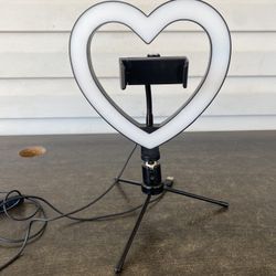 Brookstone 8 inch heart light selfie ring, Metal tripod,