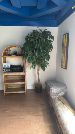 6 Foot Tall Artificial Tree 🌳 