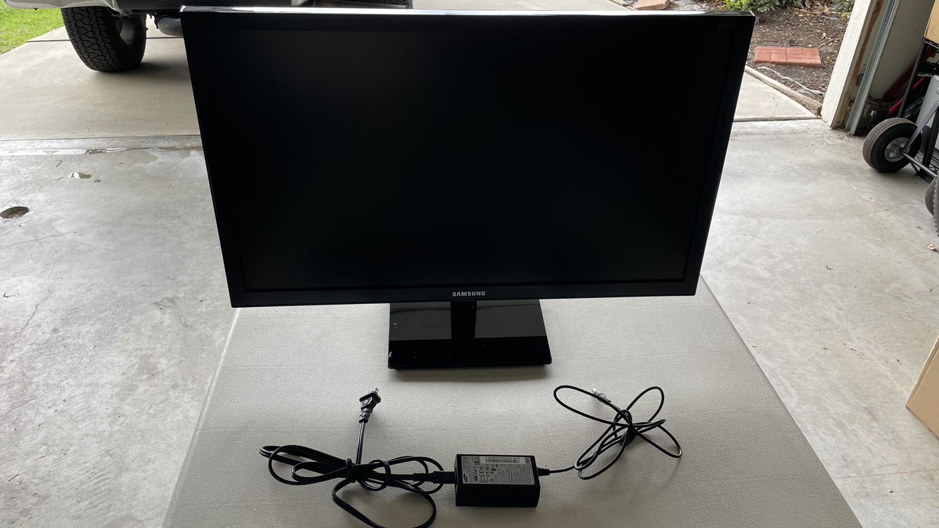 Samsung S27E310 27" LED Flat Screen Monitor HDMI Black 1080