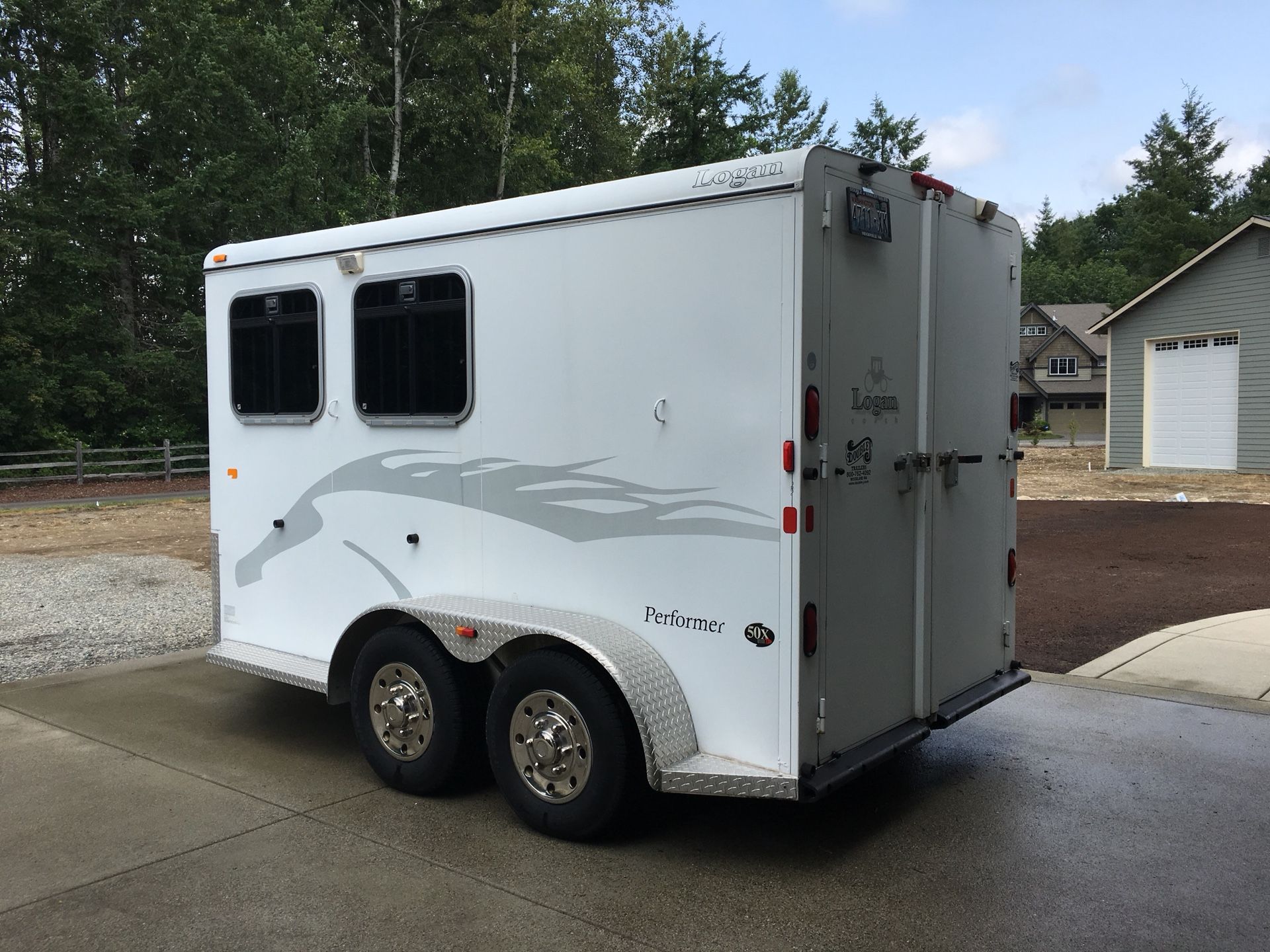 2004 Logan Two Horse Slant Load Trailer for Sale in Black Diamond, WA