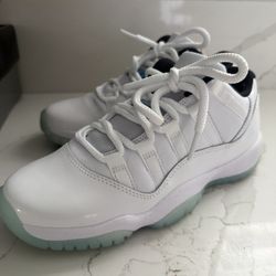 Air Jordan 11 Retro Low 