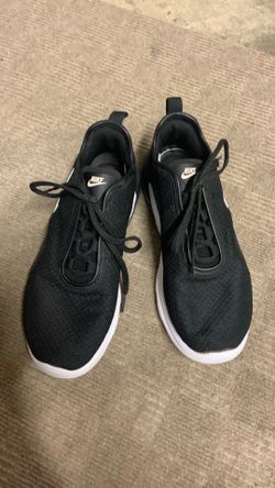 Nike Air Max Motion 2 Black White Womens Athletic Shoes AO0352 007 7.5