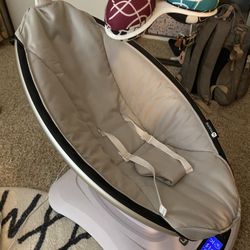 Brand New: 4moms mamaRoo 4 Classic