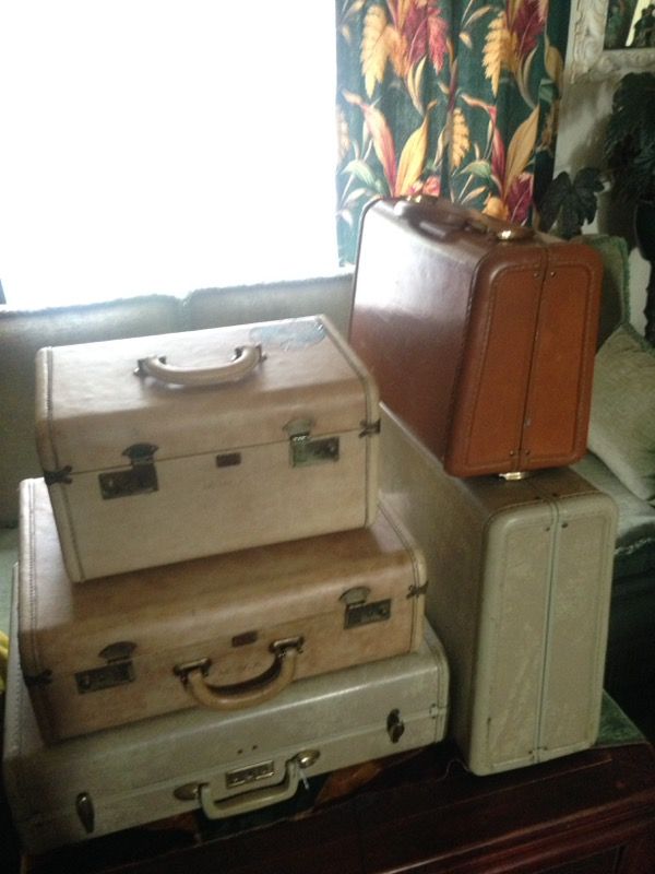 Five Good Vintage Suitcases REDUCED 80 for Sale in Shelton, WA OfferUp