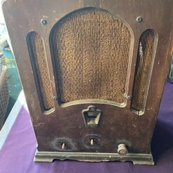 Antique tube radio 19” x 13”  Graybar “Rare”Table top