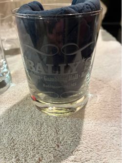 Vintage Bally’s Casino Robinsonville MS Set of 4 Glasses in Original Box