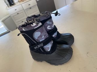 Kids SportO Snow boots size 7-8c