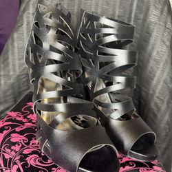 Black Strappy Heels Sz 8