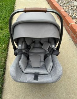 Nuna Pipa Lite Car Seat and Base