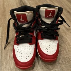 Nike Air Jordan 1 Mid Chicago Cleats Youth Sz 12c 