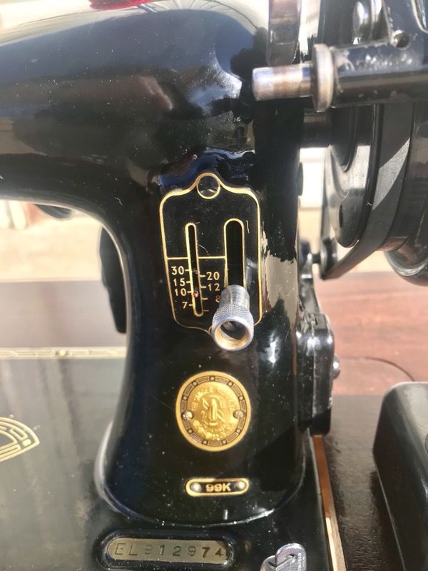 SINGER 99K SEWING MACHINE / REFINISHED for Sale in Cleburne, TX