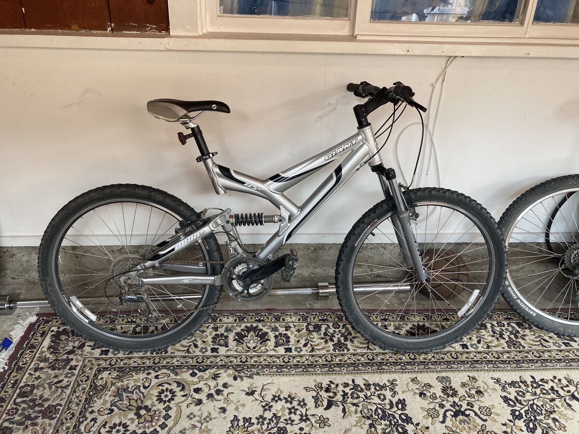 GIANT Mountain Bike 18.5”