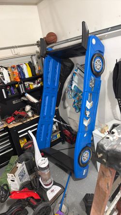Race car bed
