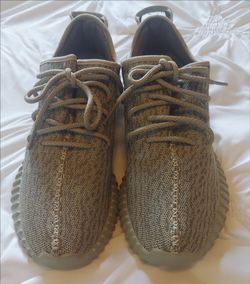 YEEZY BOOST 350 ORIGINAL WITH BOX ( SIZE 9 )