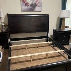 Need Gone ASAP!! Queen Wood Bedroom Set