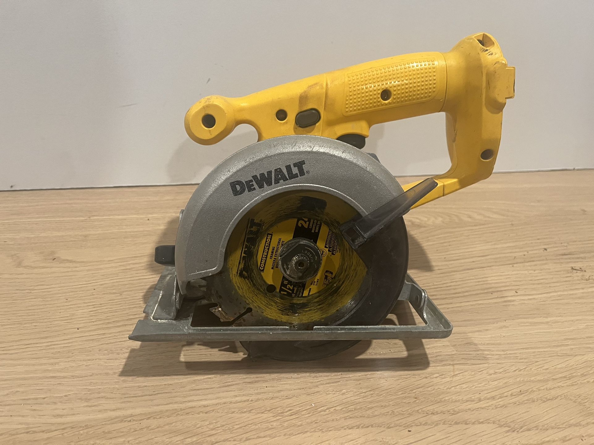 Dewalt Trim Saw/Circular Saw