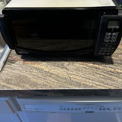Delonghi Turbo Toaster Convection Oven Used But Works Great