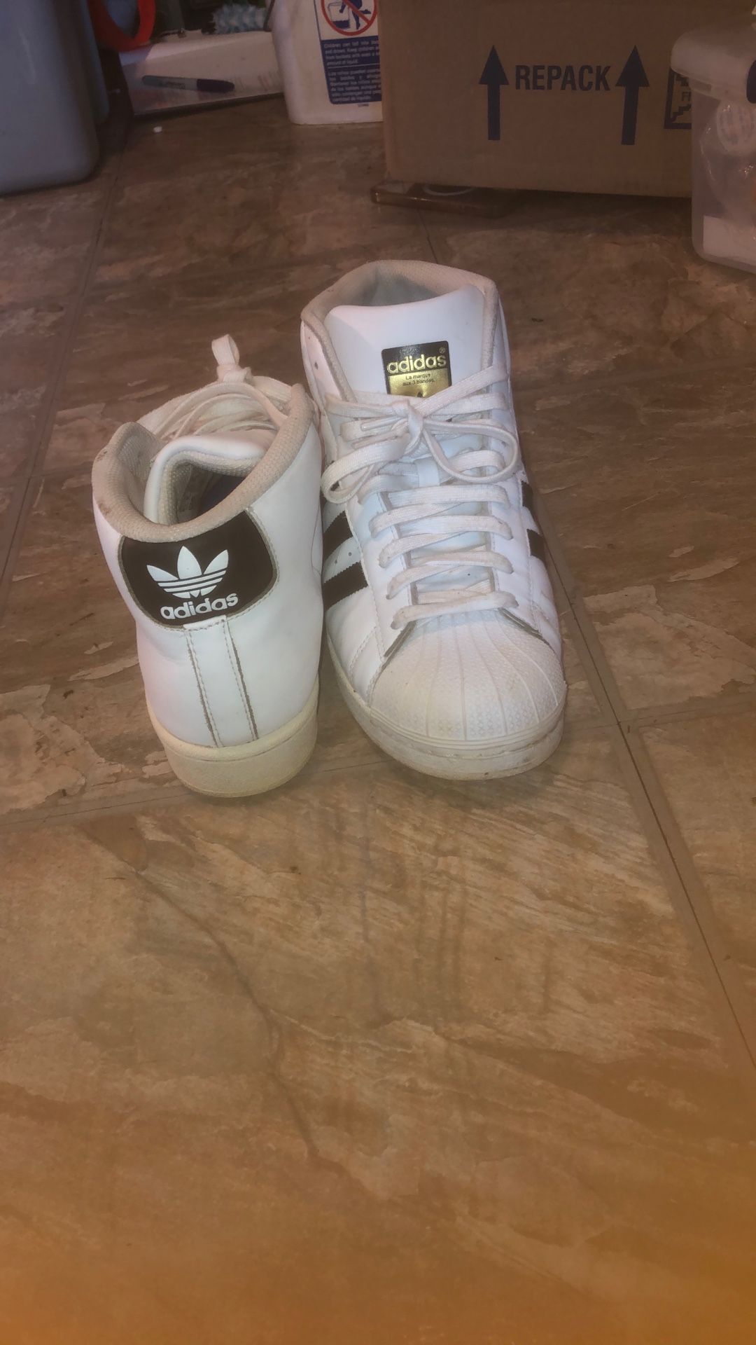 Men’s Adidas Model j White And Black Size 81/2