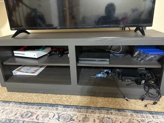 Moving sale  everything for $499 (bedroom set, tv console, sofa, dresser, wooden chest, mattress with box spring)