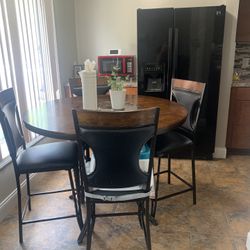 Dinner Room Table And 4 Chairs 