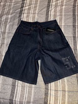 Raspberry 51 Denim shorts size Medium (30-33)