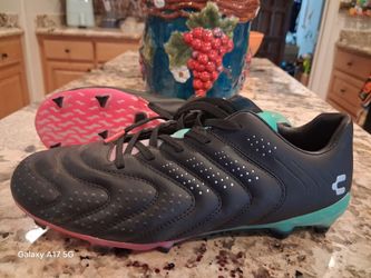 Soccer cleats us size 10