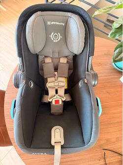 Uppababy Mesa Car seat with 3 bases