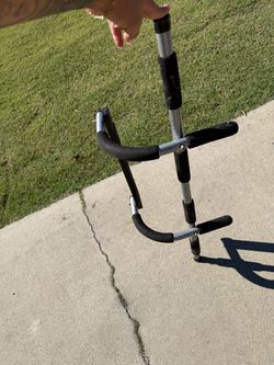 Freestanding Pull-Up and Dip Bar Station