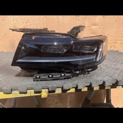 Cadillac Escalade Headlight