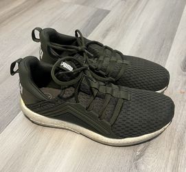 Women’s Puma Sneakers Size 9.5