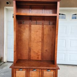 Beautiful Wooden Hall Tree With Bench/ Entryway Storage & Coat Rack!