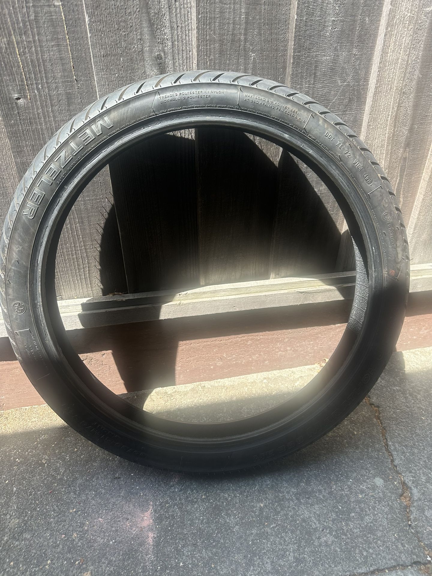 METZLER Front tire