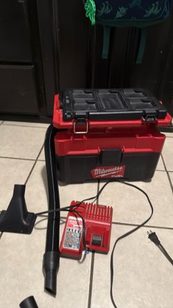 milwakee pack out vacuum