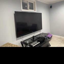 SHARP LC - 70LE847U 70” AQUOS QUATTRON LED SMART  TV
