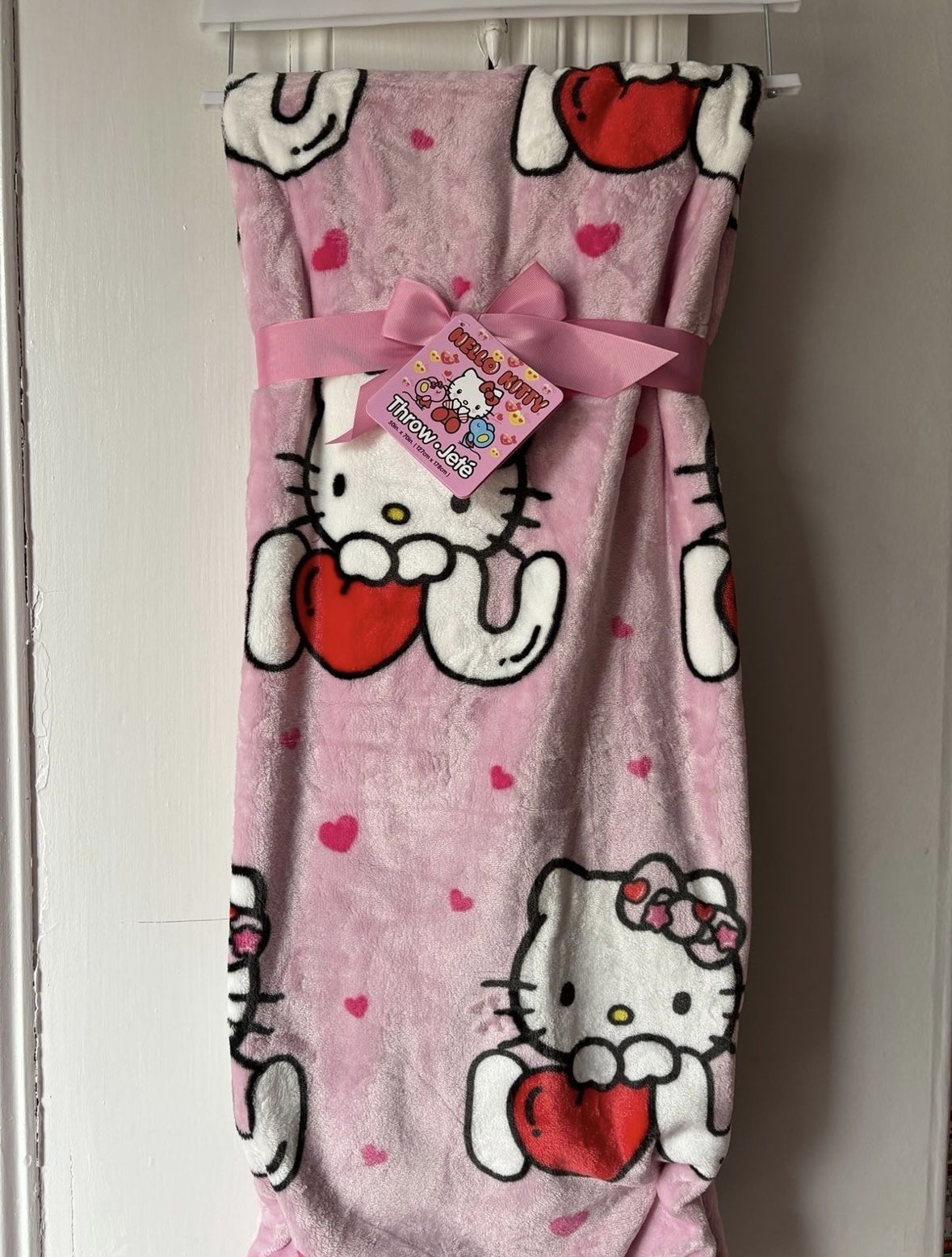 Hello Kitty Valentines Throw
