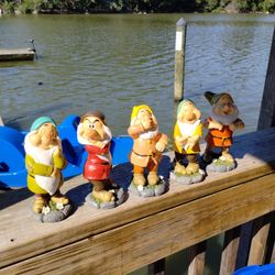 Snow White & Seven Dwarfs Garden Statue Figurine 8" Tall.

All great shape. 

Sleepy: has a tiny crack at bottom. You can't see it. But it is there. L