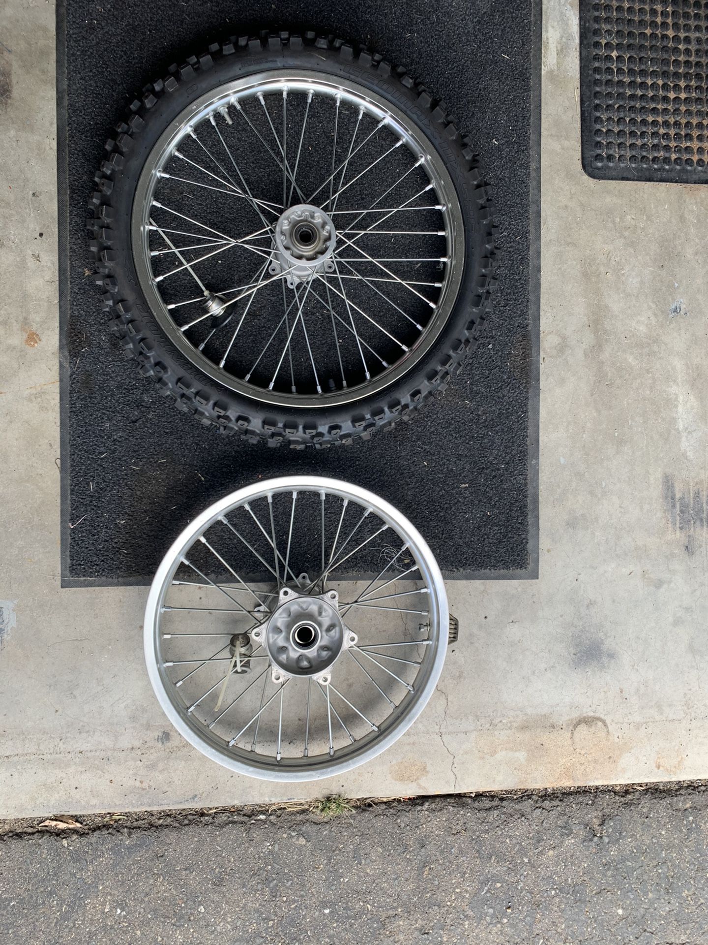 Dirt bike wheels