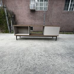 Slat Punts Media Console Entertainment Center Tv Stand Cabinet Sideboard Credenza.