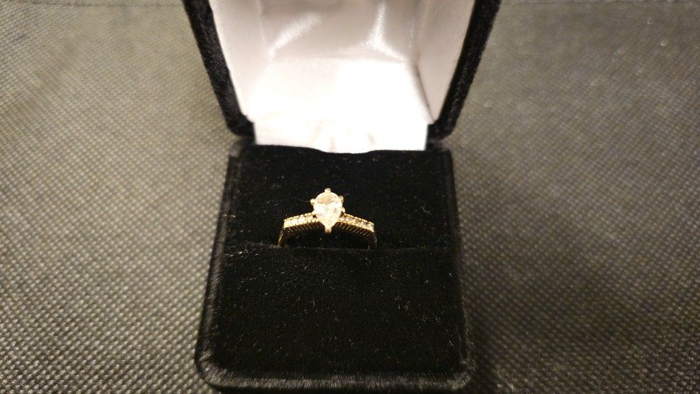 Stunning Ladies' Diamond Ring - 1/2 to 3/4 Karat TW - Paid $1500, Now Just $800!