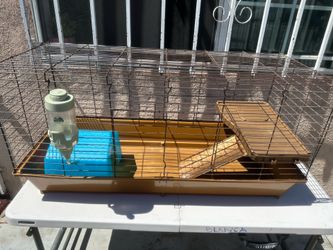 Guinea pig crate with wheels