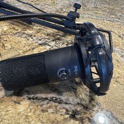 FIFINE T669 USB Condenser Microphone Kit with Boom Arm Stand